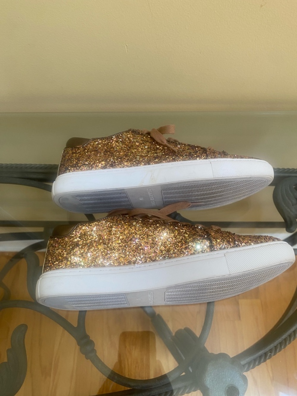 Kenneth Cole women's 7 Metallic Rose Gold Glitter Sneakers with Techni-Cole - Picture 3 of 6